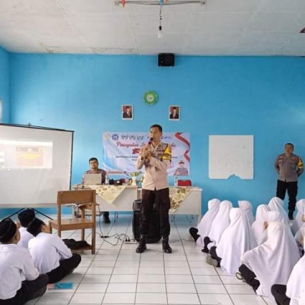 SMP Mudabangga Bersinergi dengan Polsek Bobotsari
